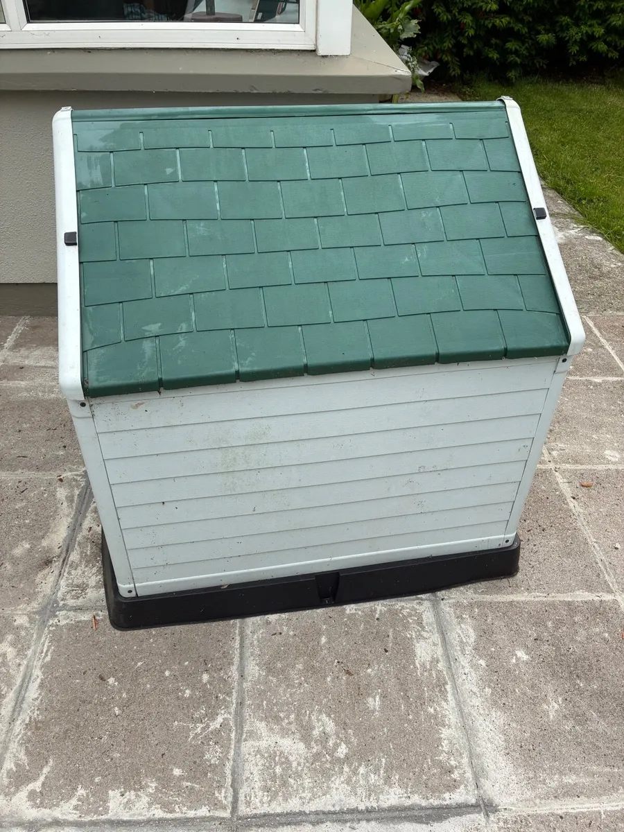 Dog house - Image 1