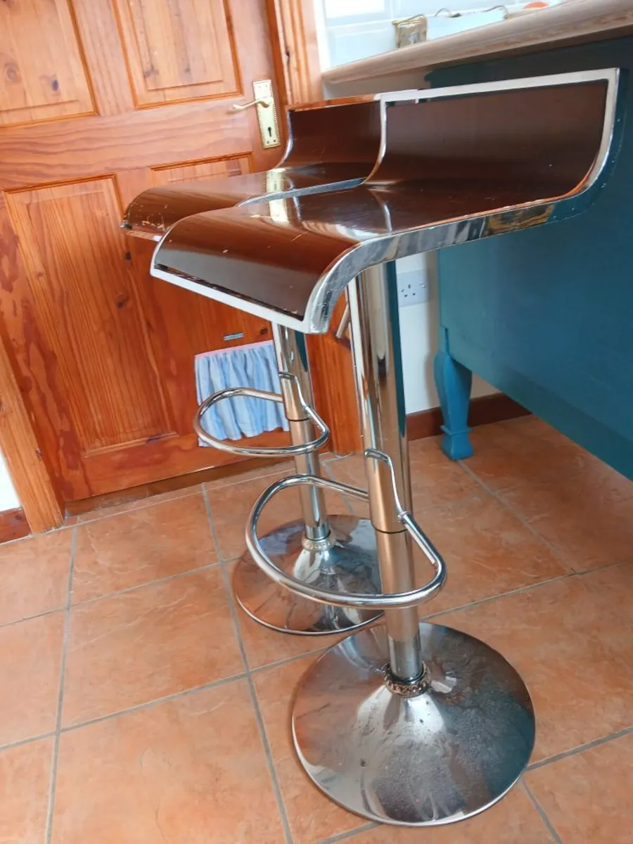 2 x Antique Bar Chairs / Counter Stools, chrome - Image 2
