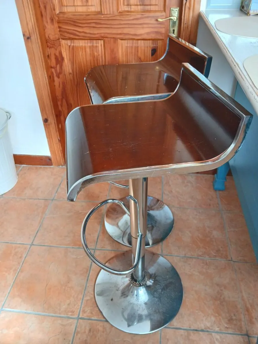 2 x Antique Bar Chairs / Counter Stools, chrome - Image 3