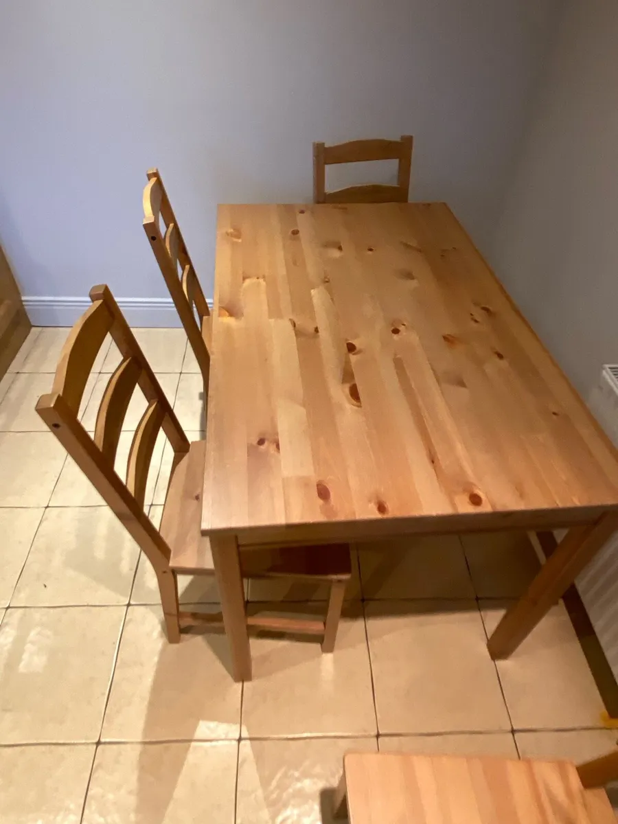 Wooden kitchen table and chairs - Image 3