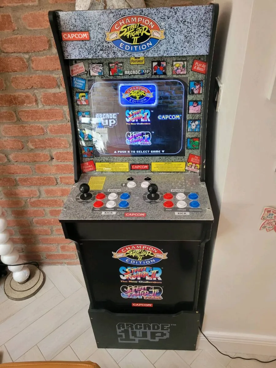 Street fighter arcade machine - Image 1