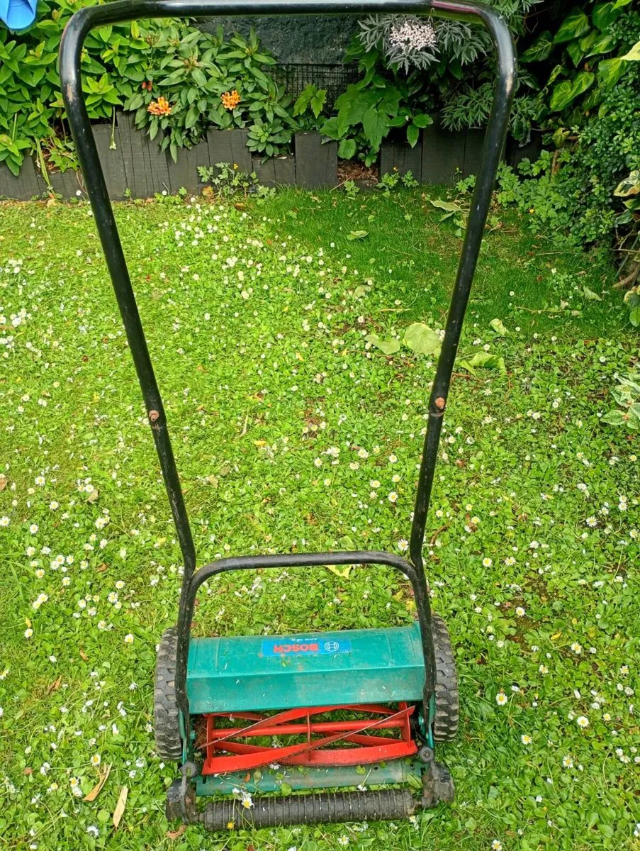 Bosch Push Lawnmower 15e - Image 2