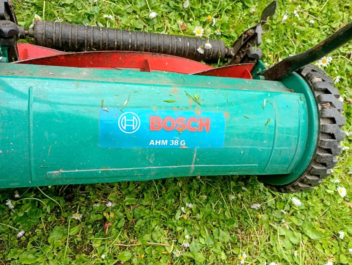 Bosch Push Lawnmower 15e - Image 3