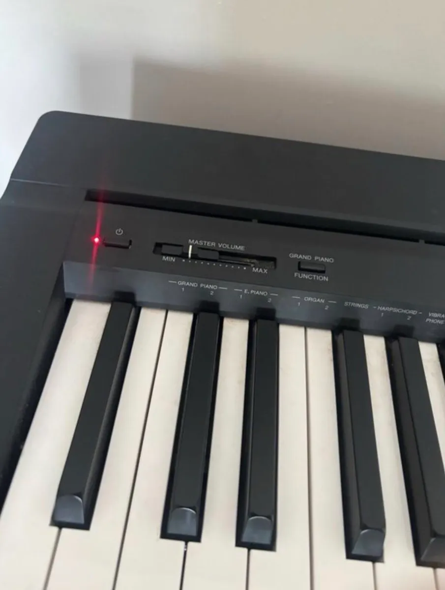 Yamaha Keyboard P35 - Image 3