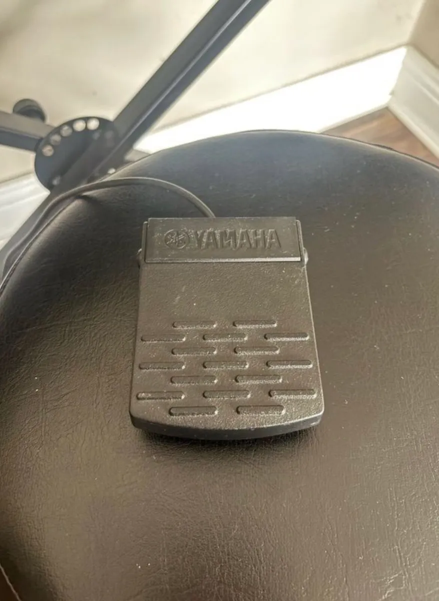 Yamaha Keyboard P35 - Image 4
