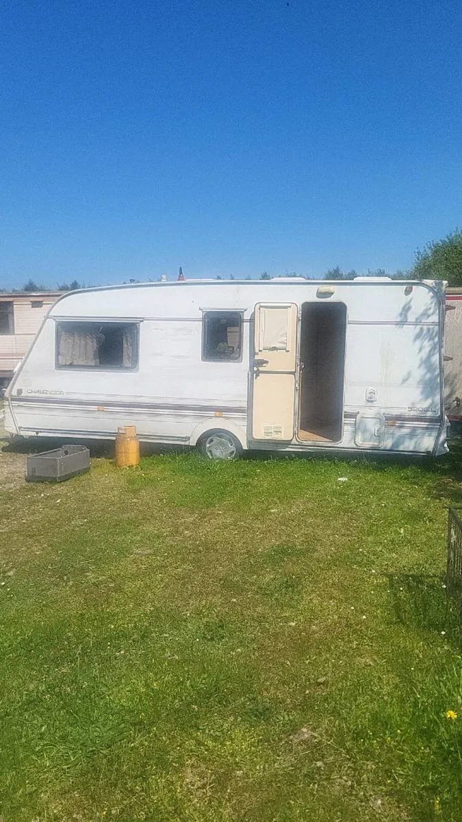 4 berth caravan - Image 1