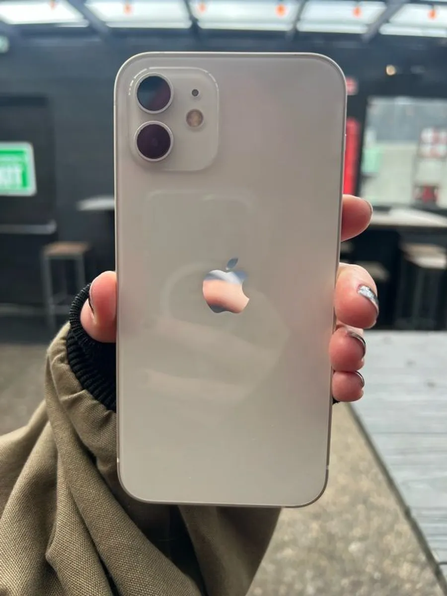 iPhone 12 - Image 1