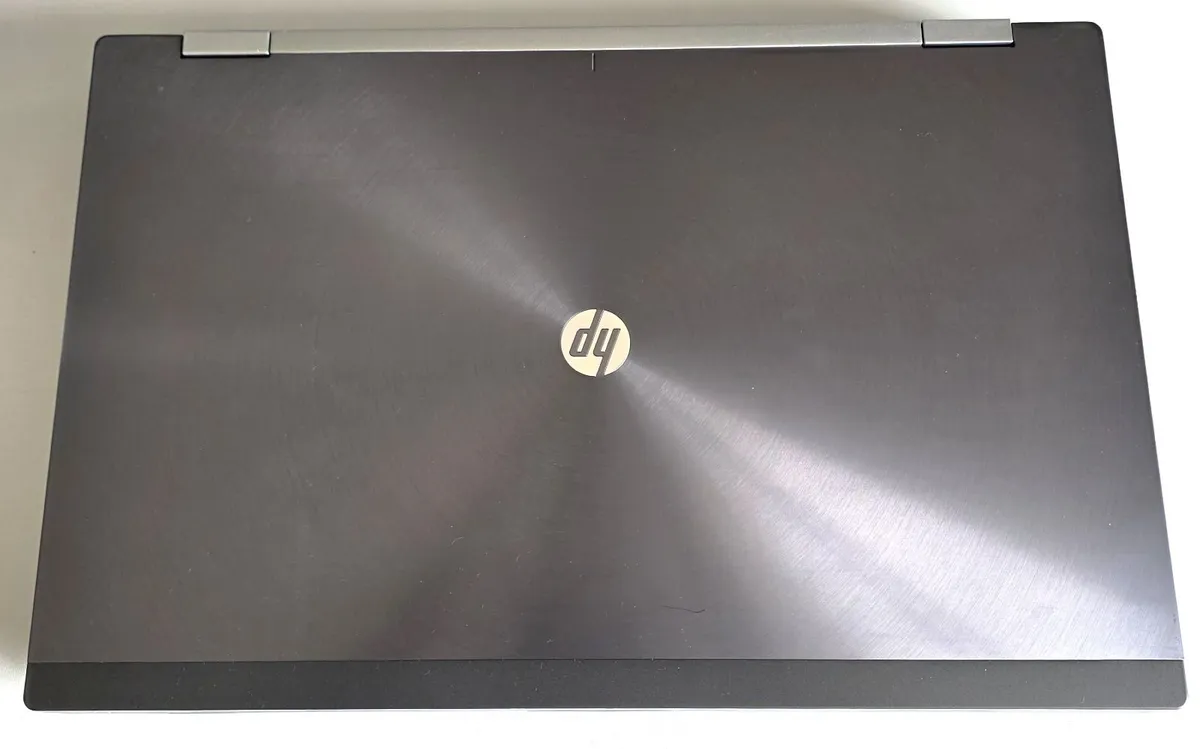 HP EliteBook 8760w 17" Mobile Workstation. - Image 2