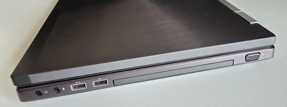 HP EliteBook 8760w 17" Mobile Workstation. - Image 3