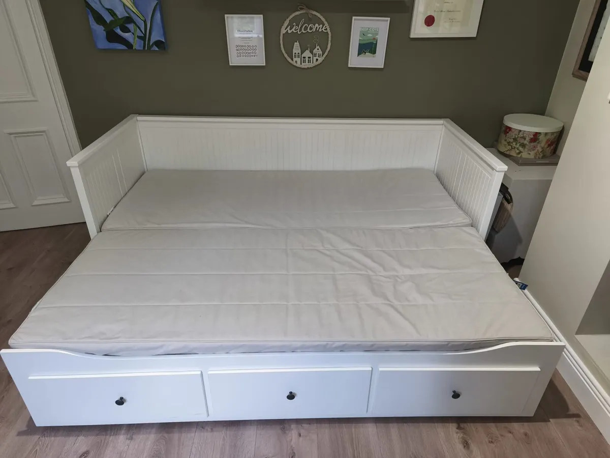 Day Bed - Image 4