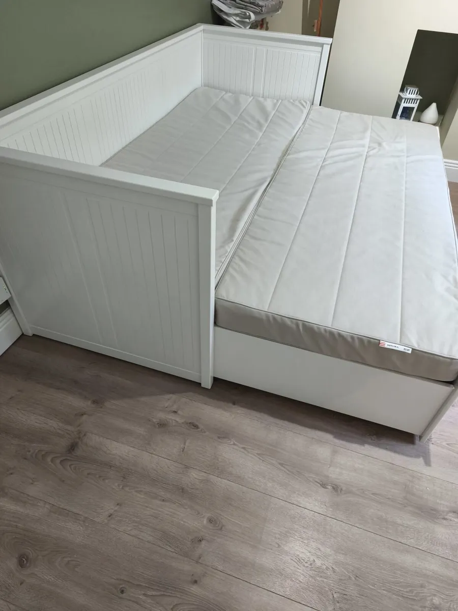 Day Bed - Image 3