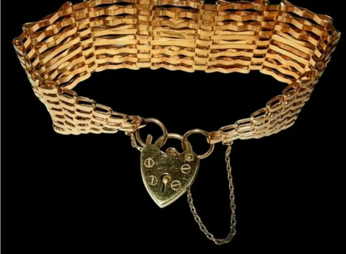 Vintage Hallmarked 9ct Gold Gate/Padlock Bracelet - Image 4