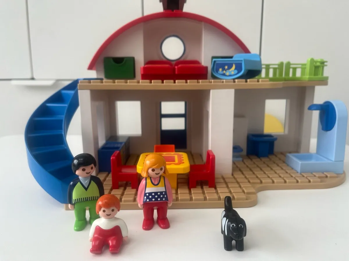 Playmobil Suburban Home with working bell & toilet - Image 2