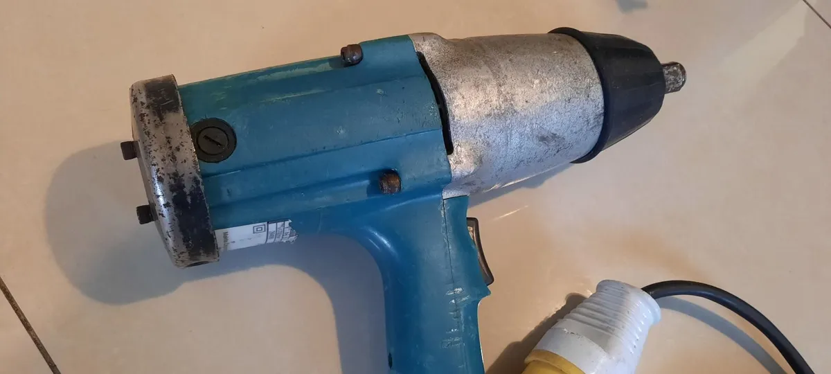 Makita 6906 19mm impact wrench 110v "Refurbished" - Image 2