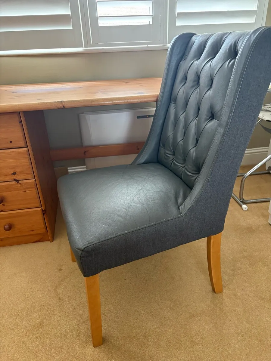 Pine desk and chair - Image 3