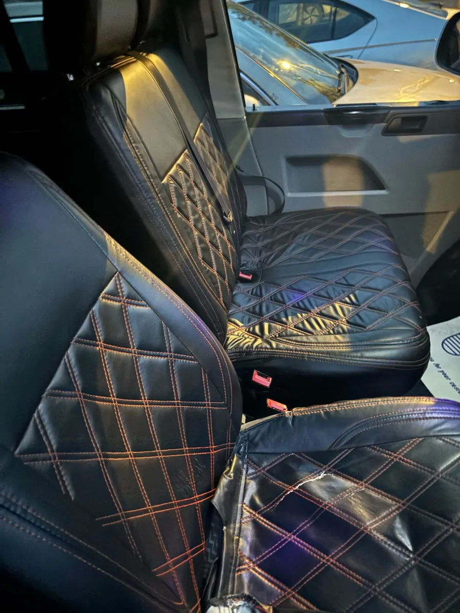 Vw t 5.1 factory crewcab  2.0 L 6speed manual 140b - Image 3