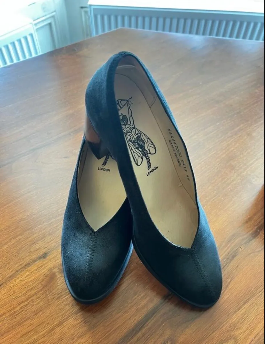 NEW FLYLondon Suede Court Shoes size 40 - Image 2