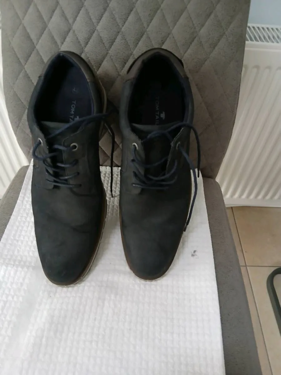 TOM TAYLOR MENS SHOES SIZE 43 - Image 1