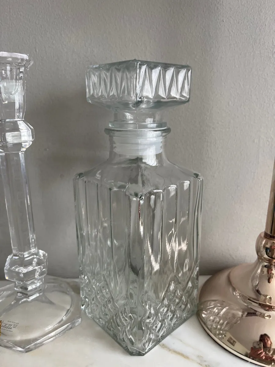 diamond cut glass liquor whiskey decanter - Image 2