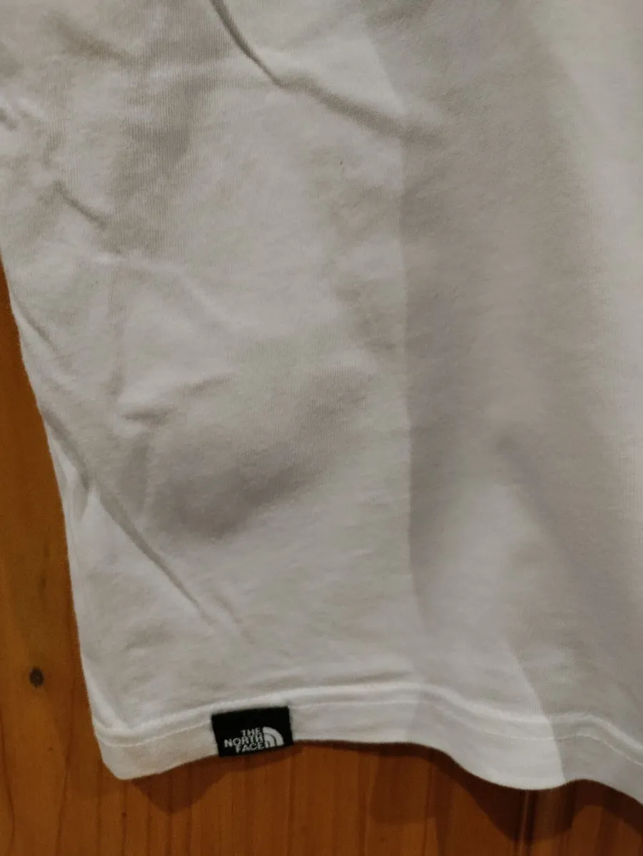 The North Face T shirt L - Image 4