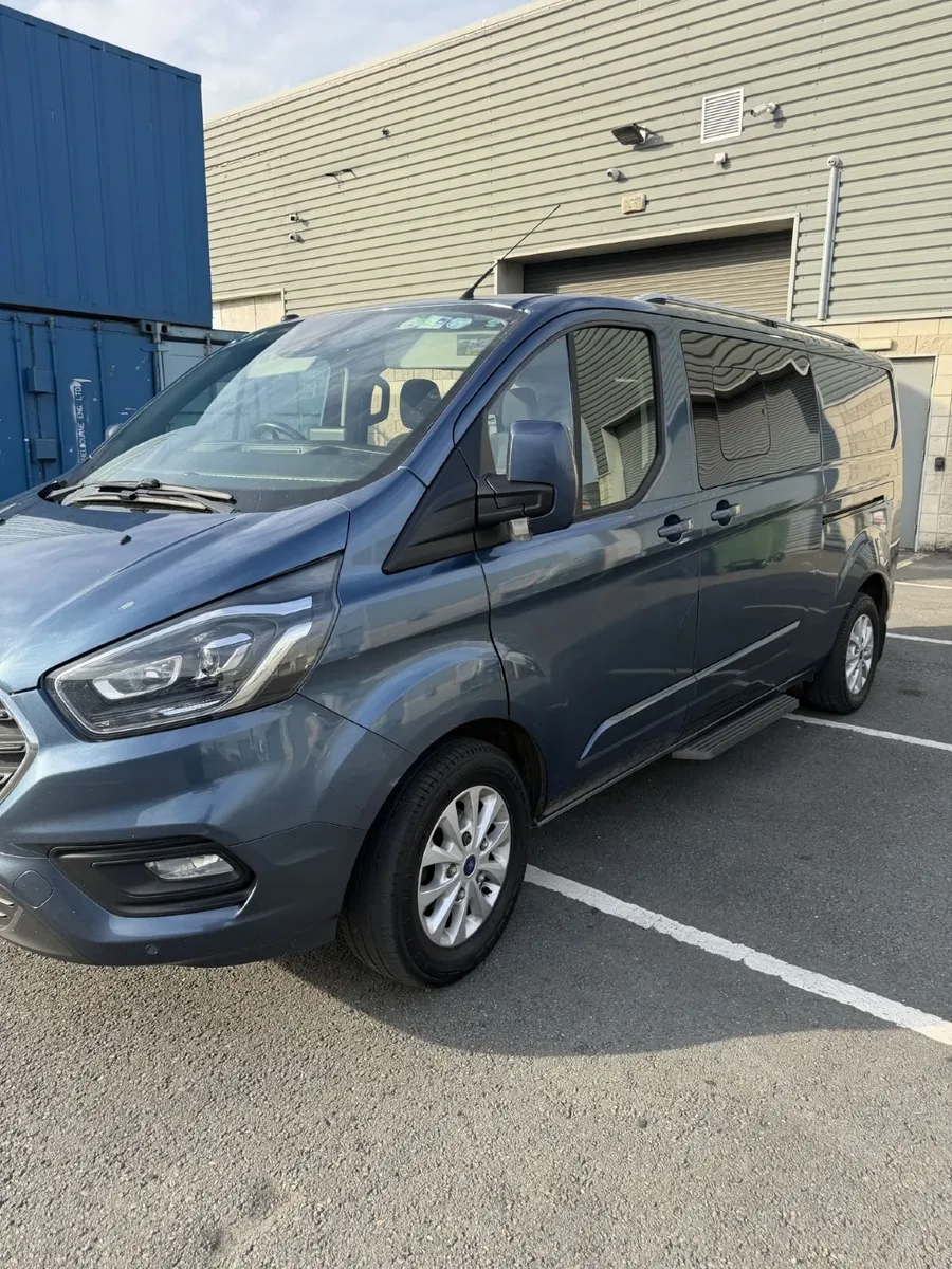 Ford Transit Custom  Limited DCIV Crew Cab 5 Seats - Image 1