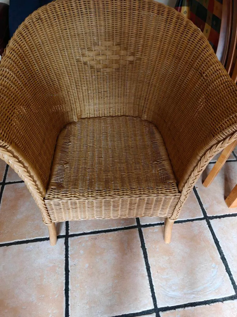Wicker chair - Image 1