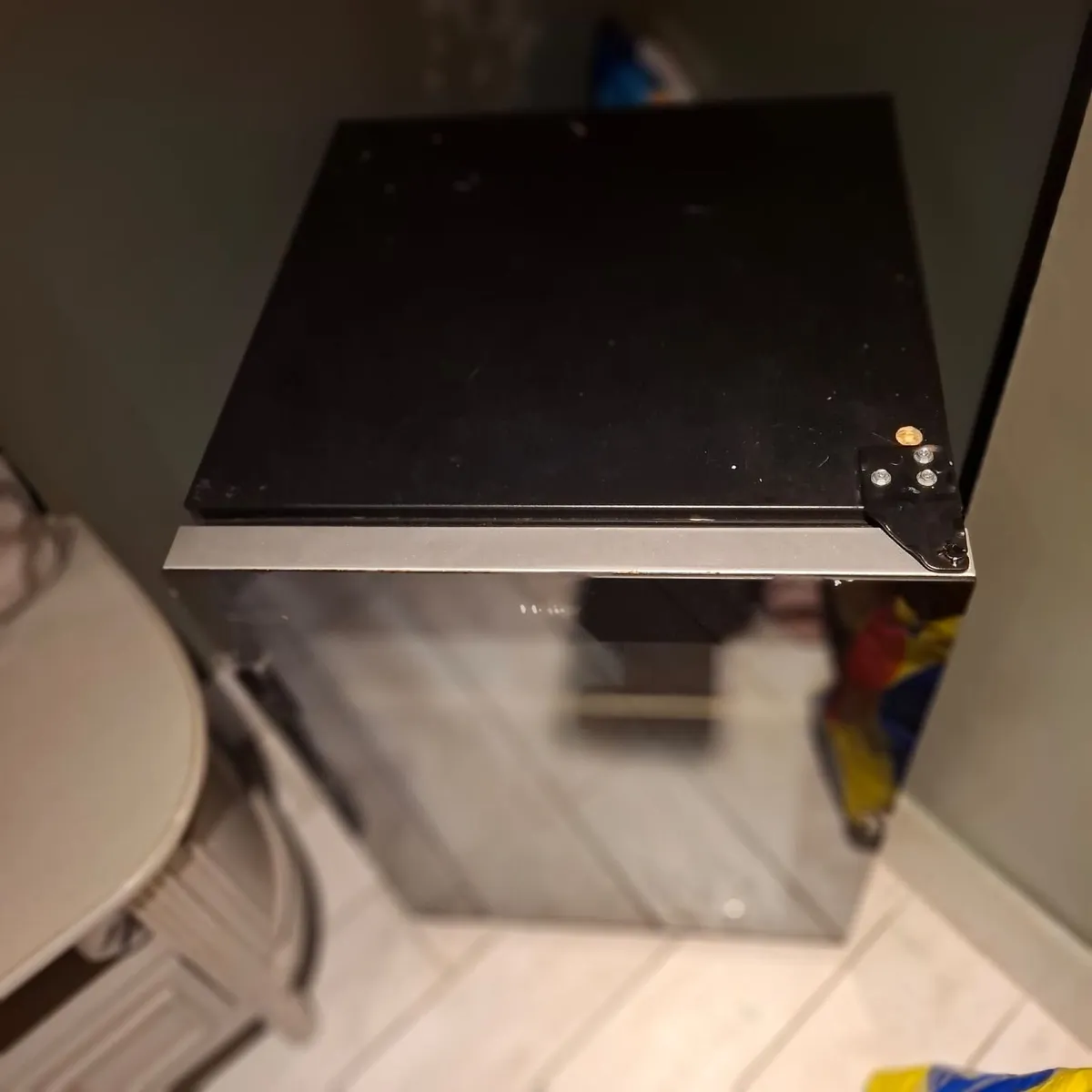 Wine cooler - Image 1