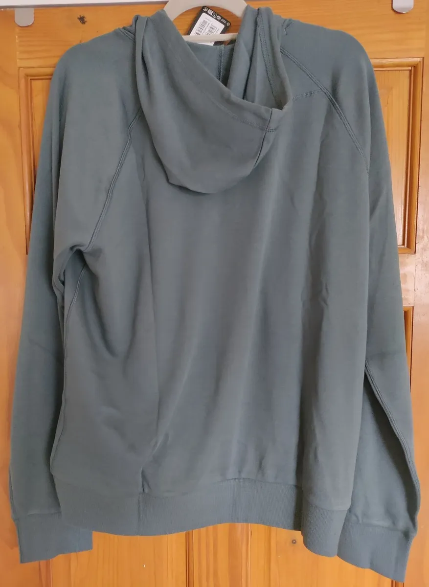 Oakley Golf Hoodie L New - Image 4