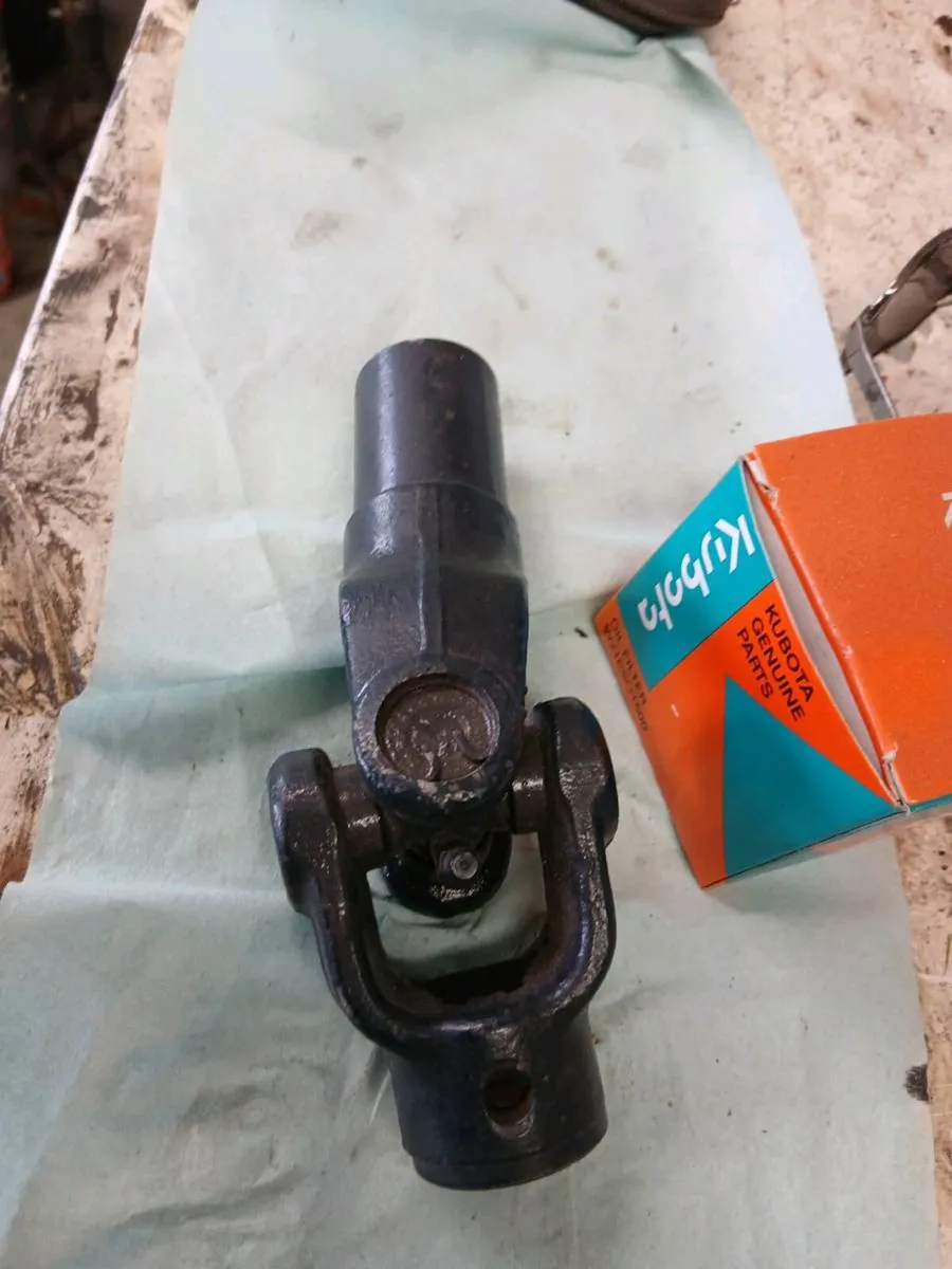 Kubota G3hst  drive shaft - Image 2