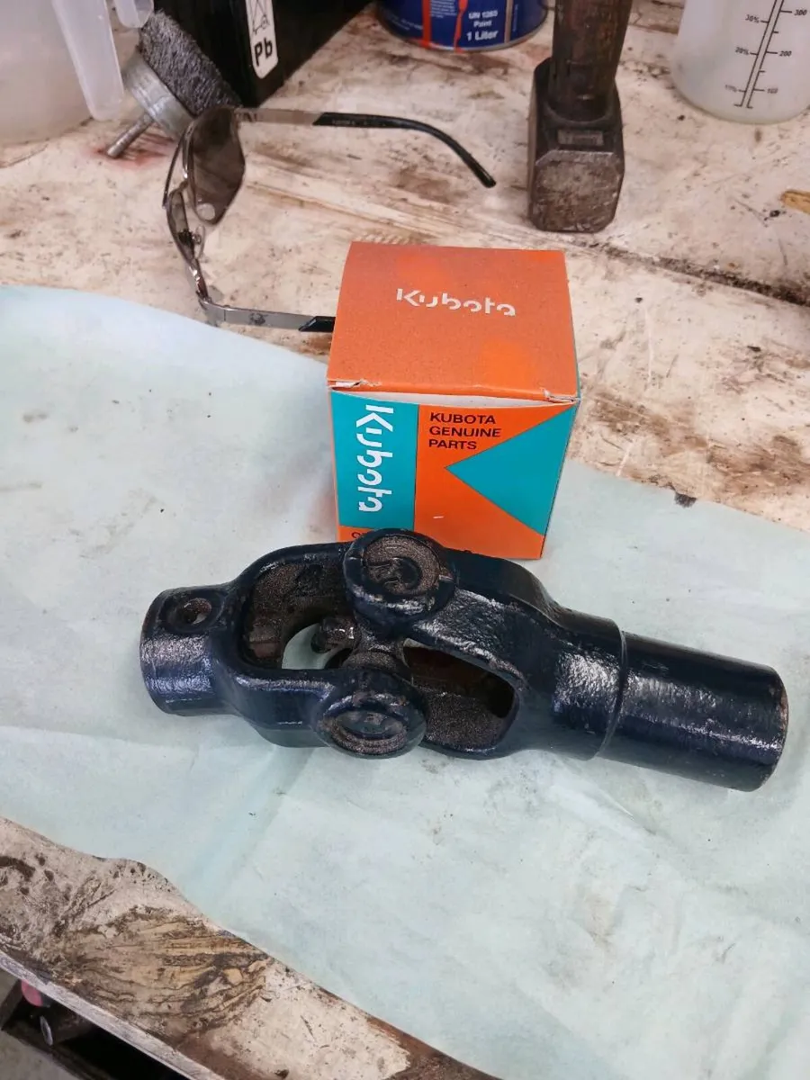 Kubota G3hst  drive shaft - Image 1