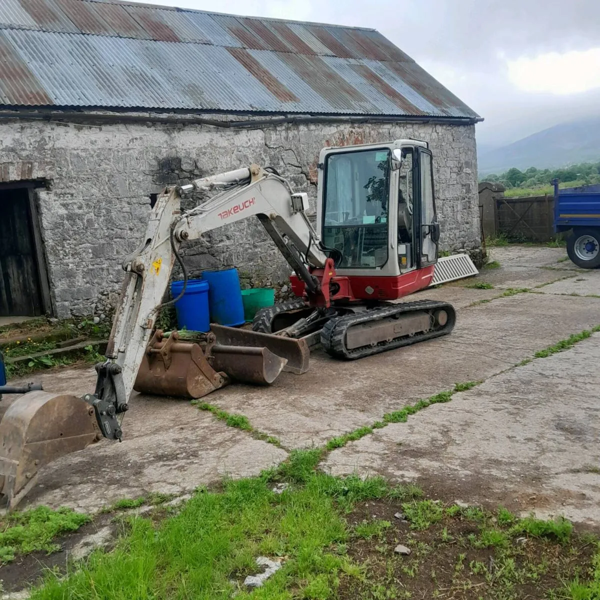 Mini digger and driver hire - Image 2