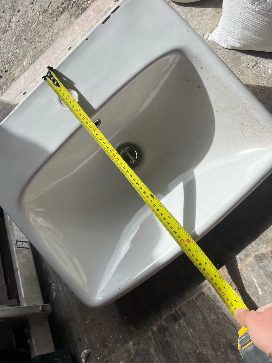 Bathroom sink - Image 2