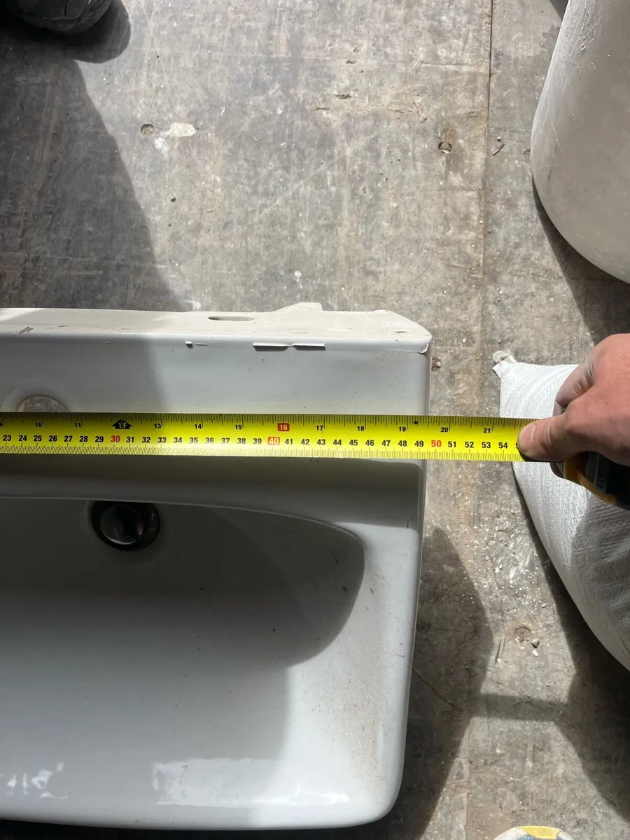 Bathroom sink - Image 3