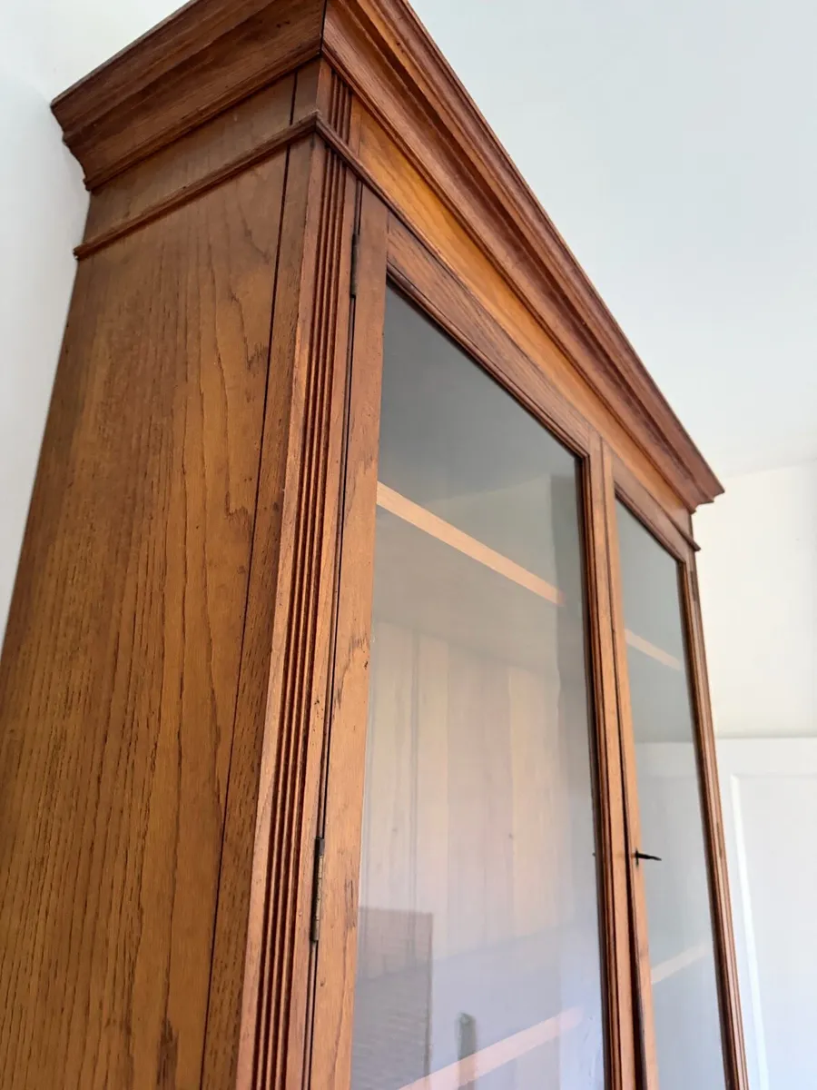 Oak Wood display cabinet with glass - Image 3