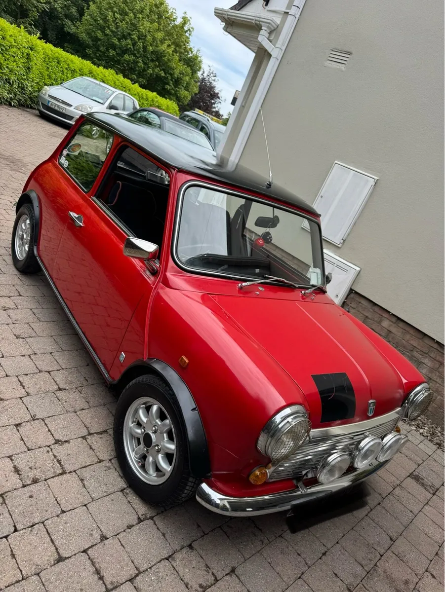 Classic Mini 998 - Image 1