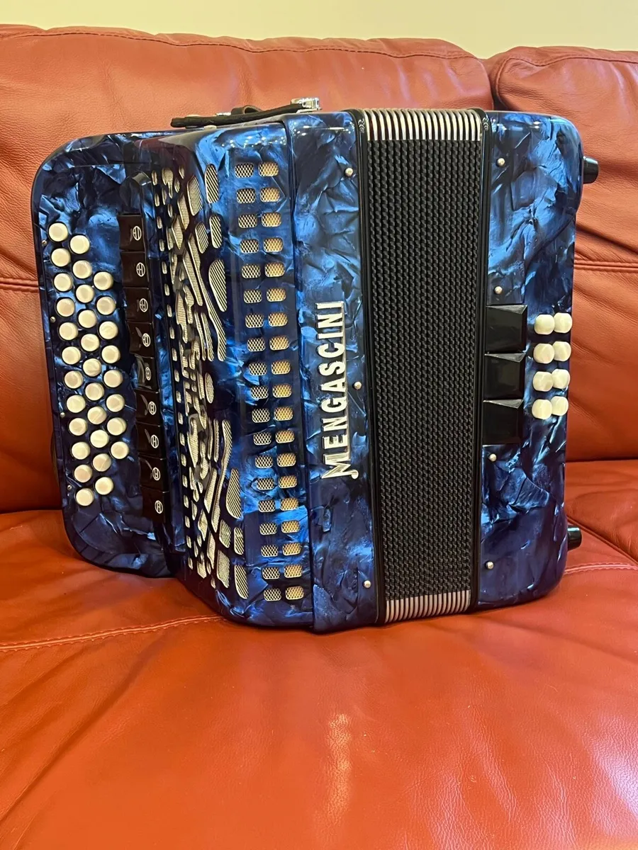 4voice B/C accordion - Image 2