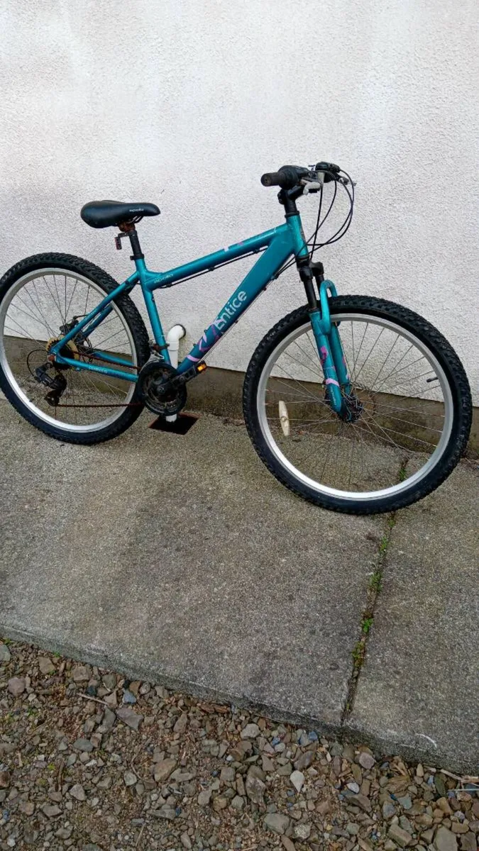 Adult women bike - Image 1
