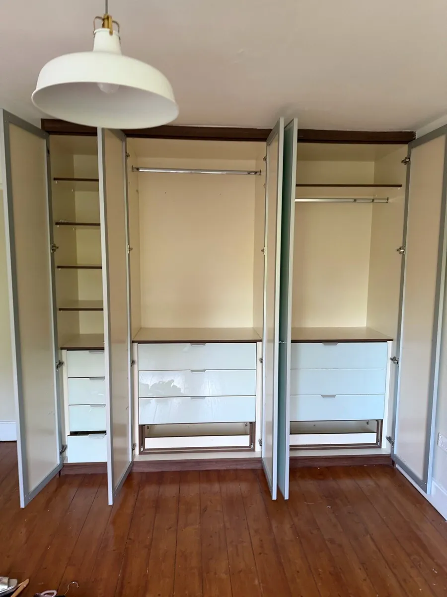 Built in wardrobes - Image 1