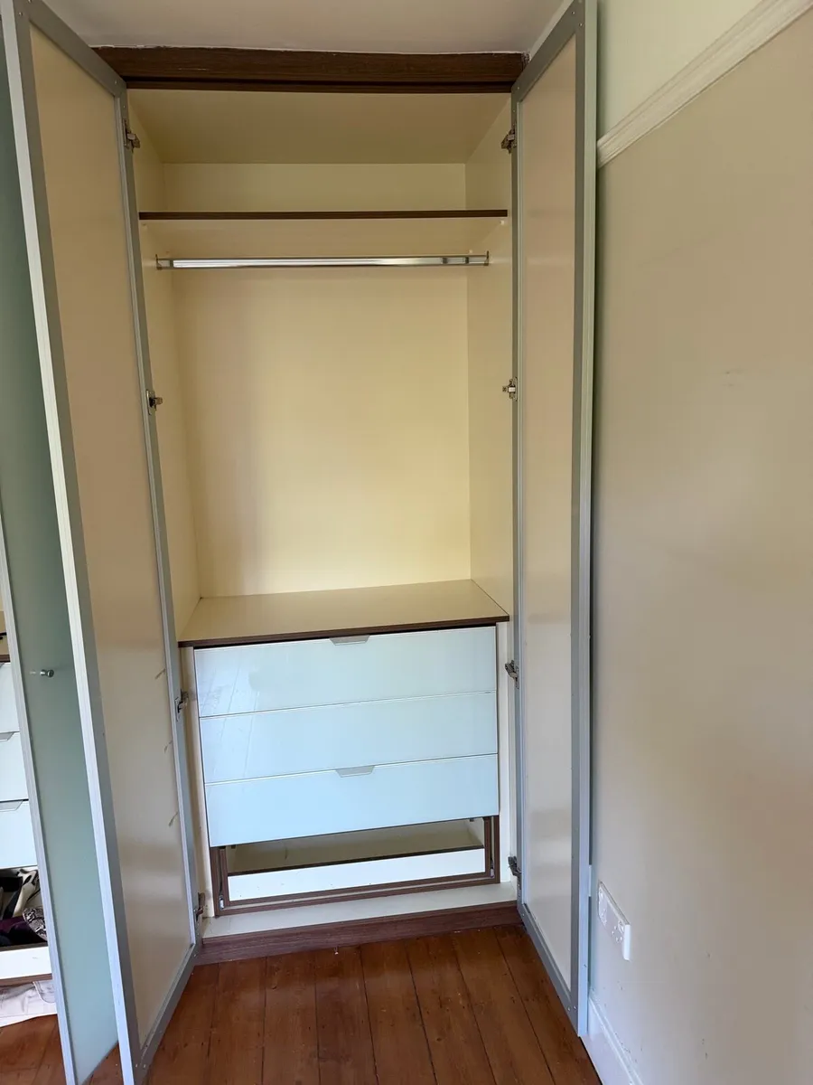 Built in wardrobes - Image 3