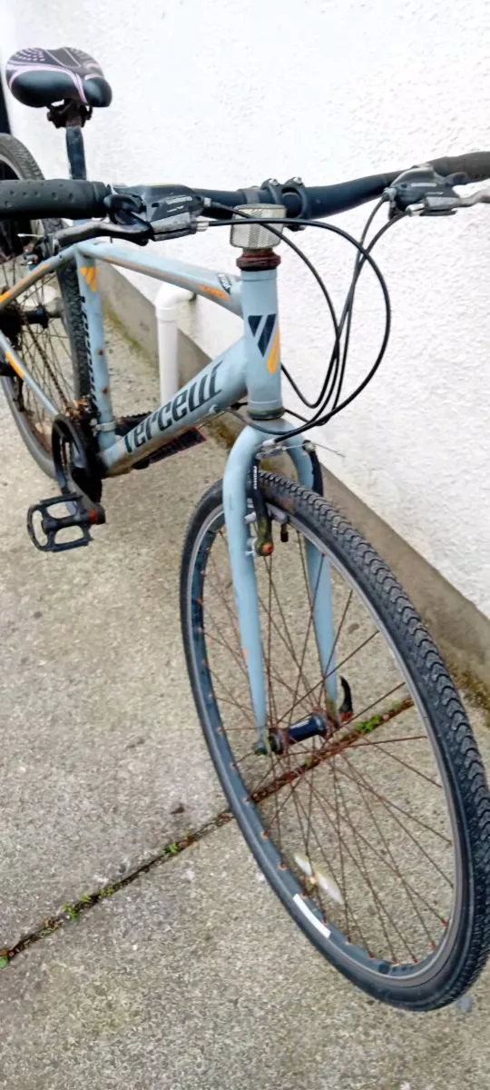 Hybrid bike - Image 2