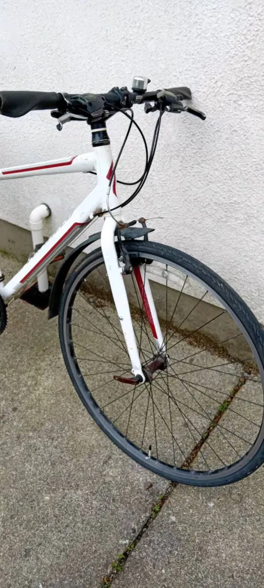 Specialized hybrid bike - Image 2