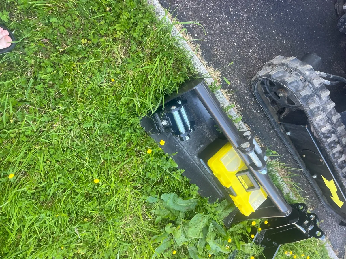 JPC  1.2 Ton mini Digger - Image 3