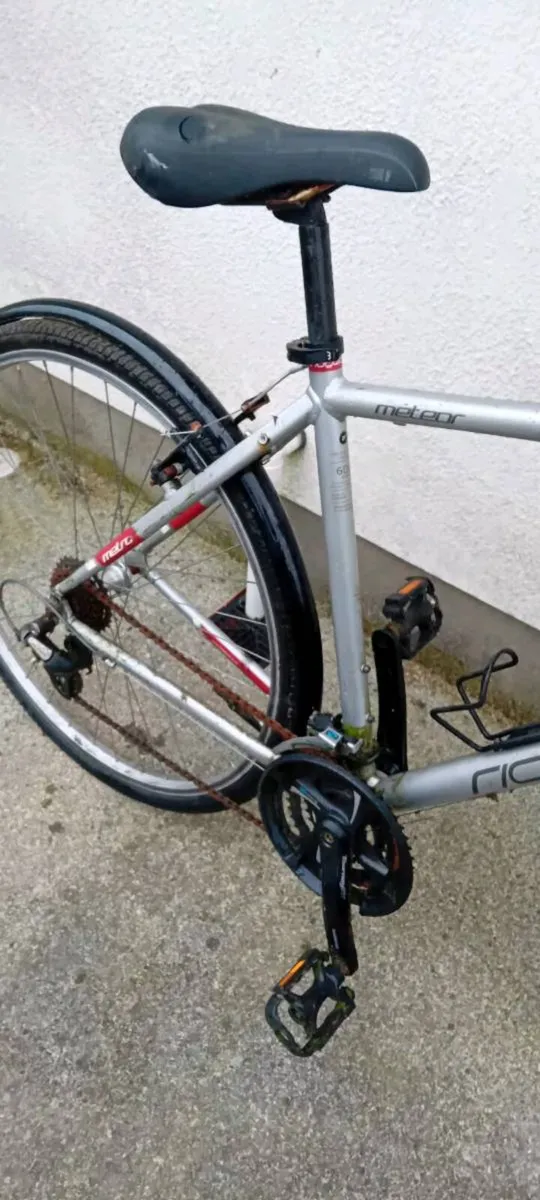 Silver hybrid bike - Image 3