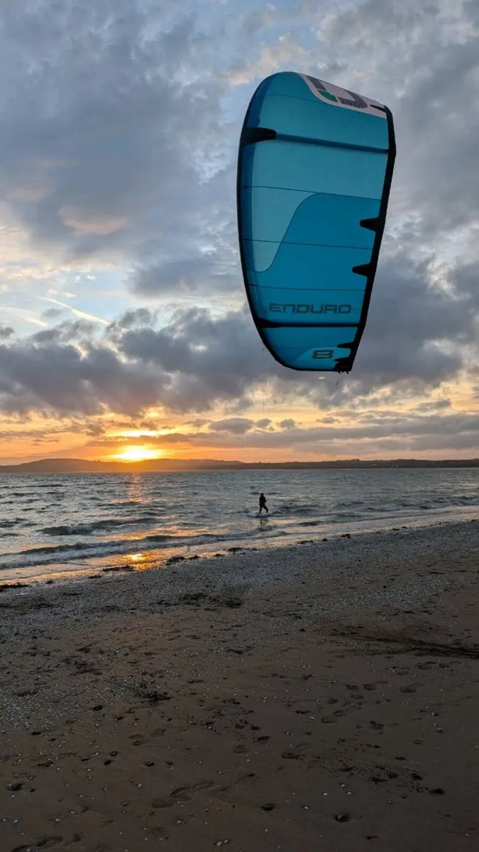 Ozone Enduro V5 8M kite - Image 3
