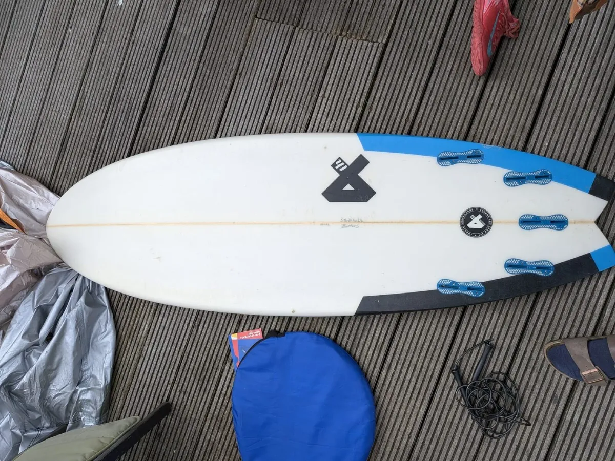 Fourth Surfboards "Burger Fish" 5'8 Hybrid Fish Su - Image 1