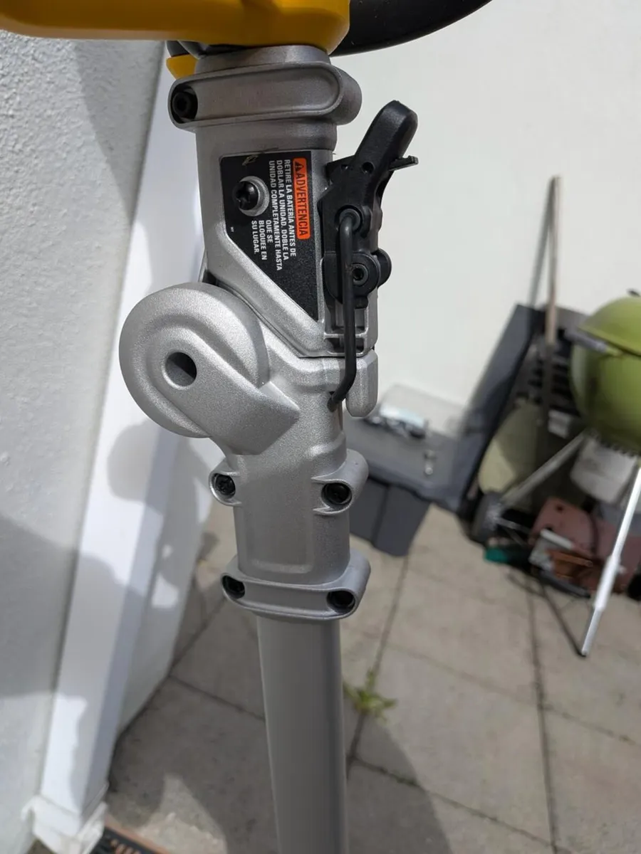 Strimmer - DeWalt 18V XR Brushless Cordless - Image 3