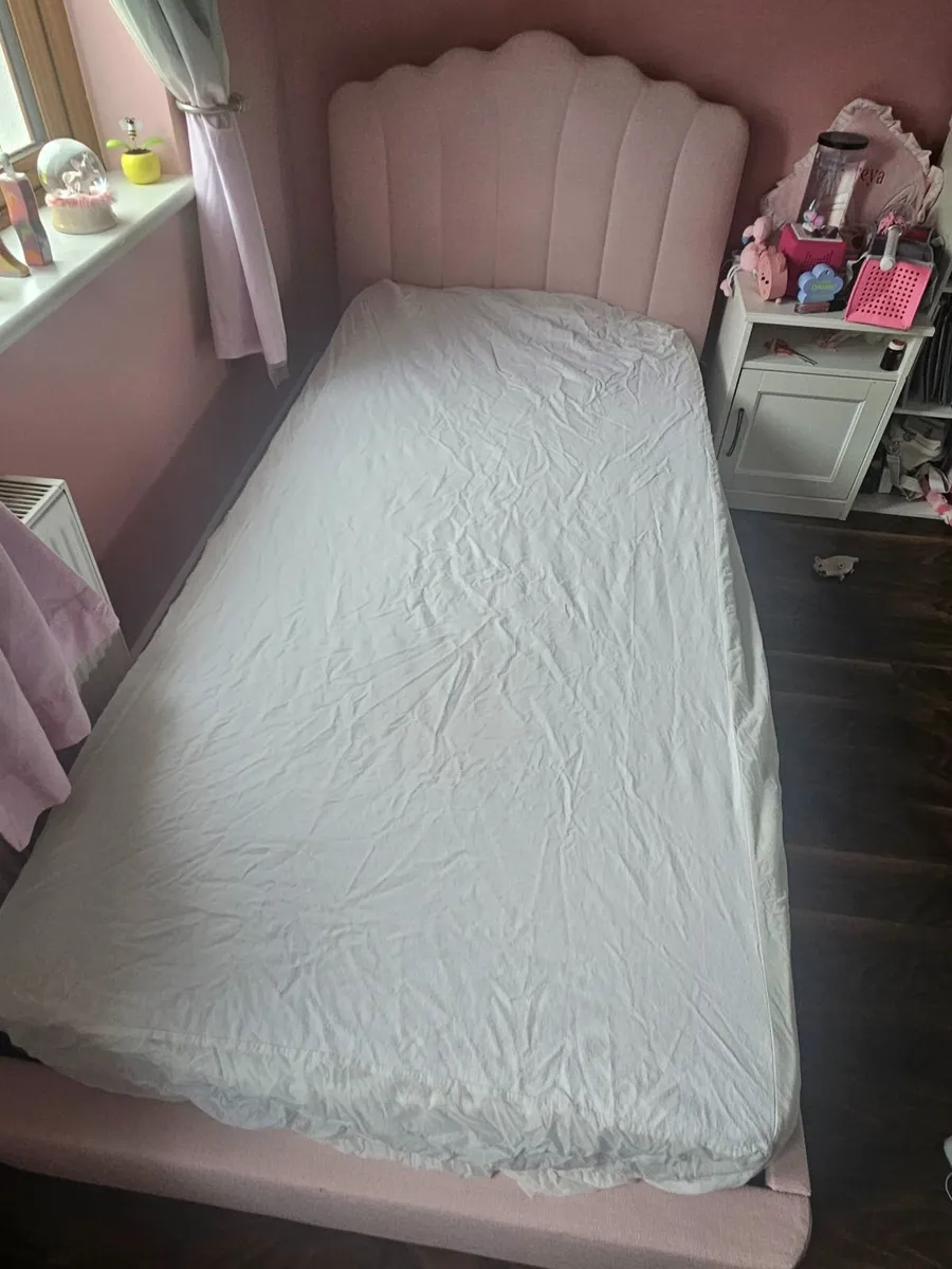 Bed - Image 3