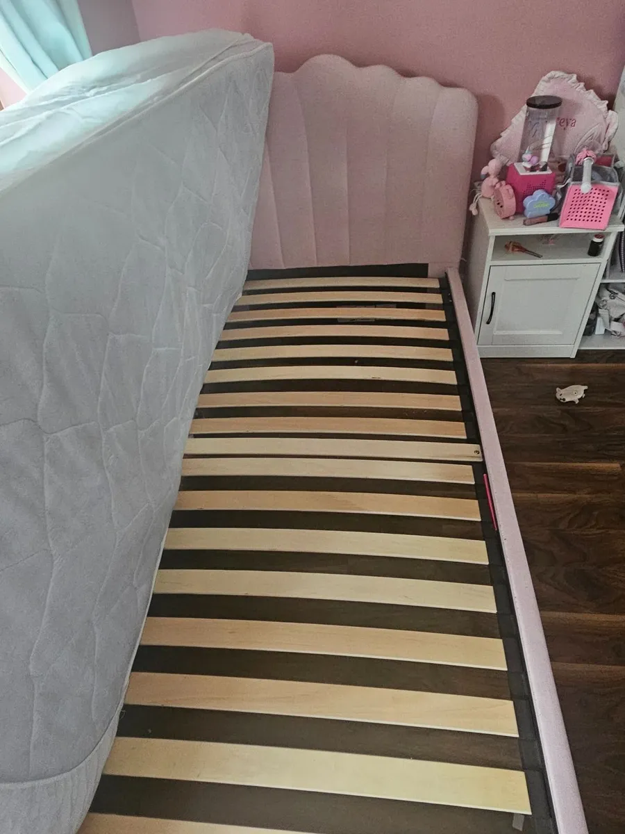 Bed - Image 4