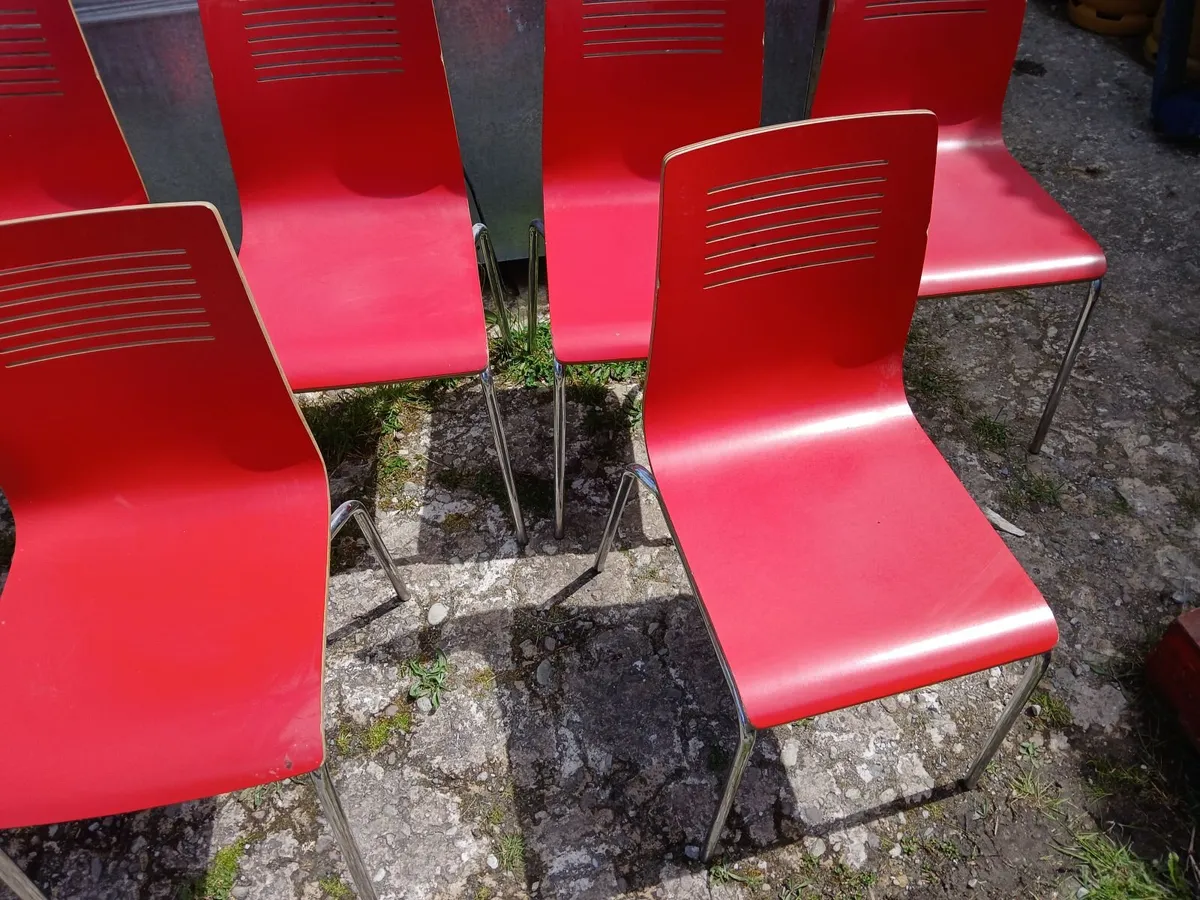 Chairs 💺 💺 💺 💺 💺 💺...lot of (6)..delivered - Image 2