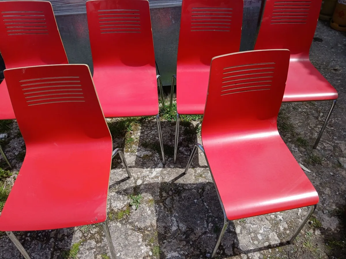Chairs 💺 💺 💺 💺 💺 💺...lot of (6)..delivered - Image 3
